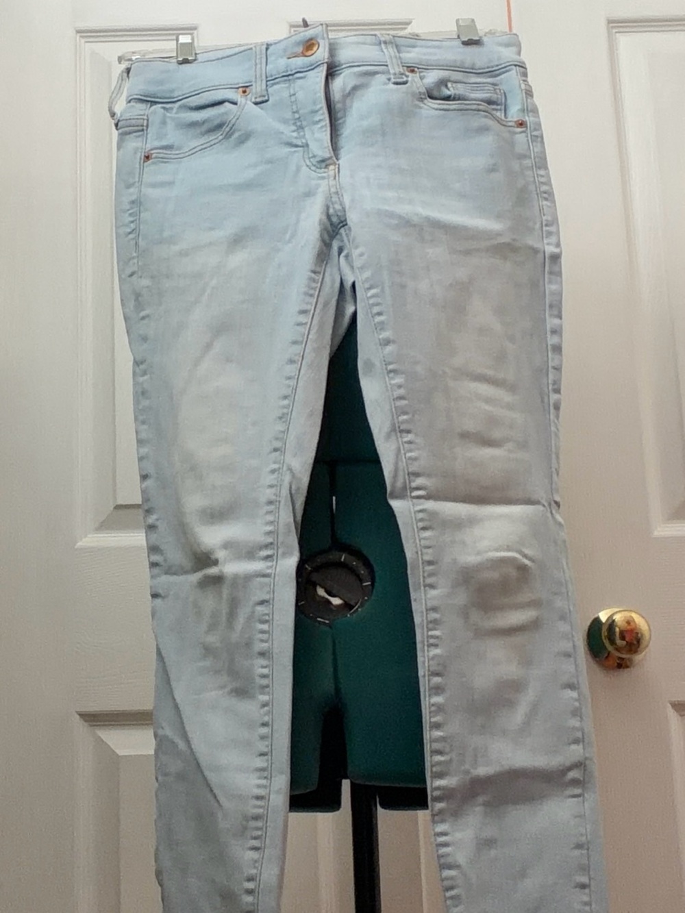 Universal Thread Light Wash Women's Skinny Jeans - Light Blue -2/26S